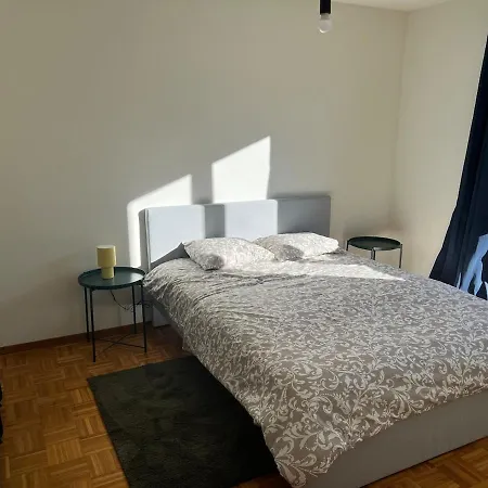 Sunny 3,5 Apt, 10 Min To Center, Free Parking *